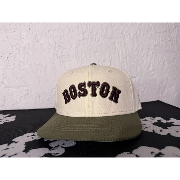 7 1/4 - Boston Red Sox - Crown Legends Script Olive Chrome Dome Fitted Hat Mens - Picture 2 of 7